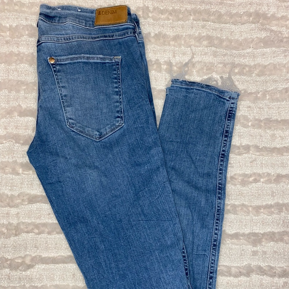 H&M ‘s ‘& Denim’ Brand Skinny Jeans
